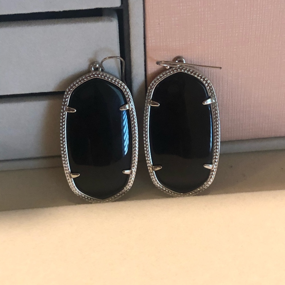 Kendra Scott black ‘Danielle’ earrings